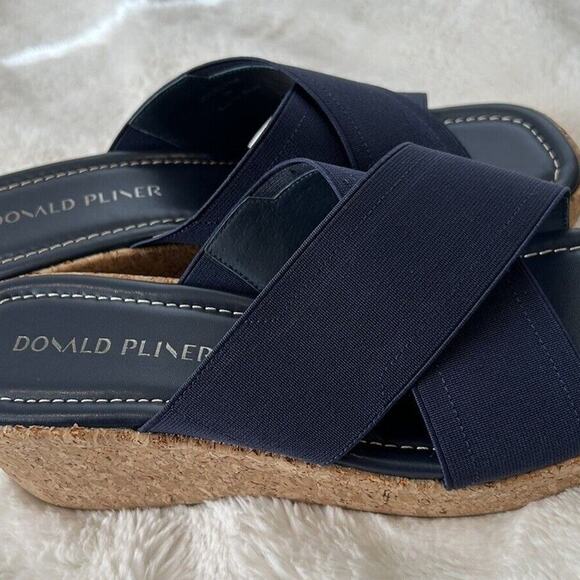 Donald J. Pliner Women's Jocelyn Wedge Sandal Navy Size‎ 9 - Picture 8 of 8